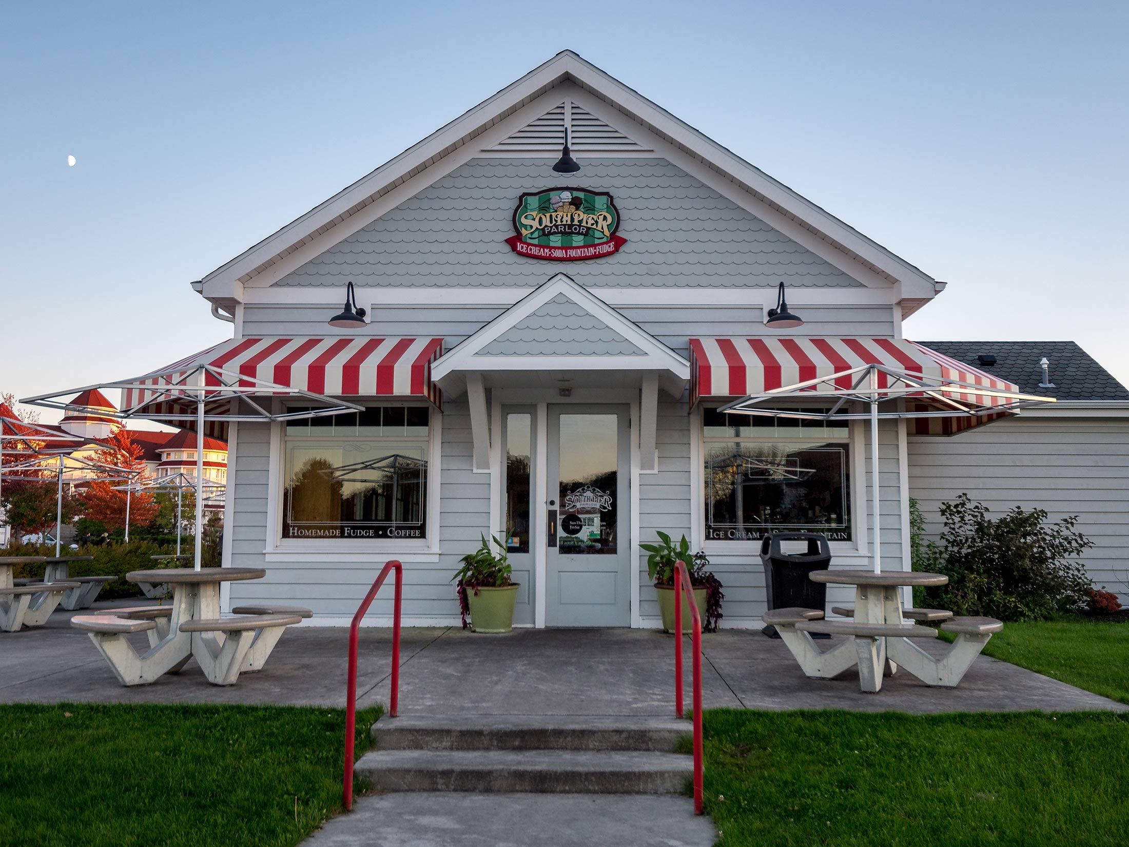South Pier Parlor 4 South Pier Parlor exterior showcasing Hospitality Design in Sheboygan