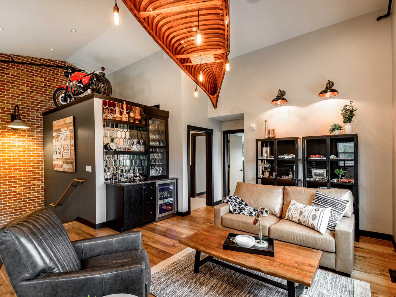 elkhart-lake-car-condo-loft-3