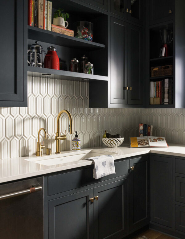 interior-design-hampton Wisconsin interior design butler's pantry by Distinctive Design Studio Hampton on the Hill Port Washington